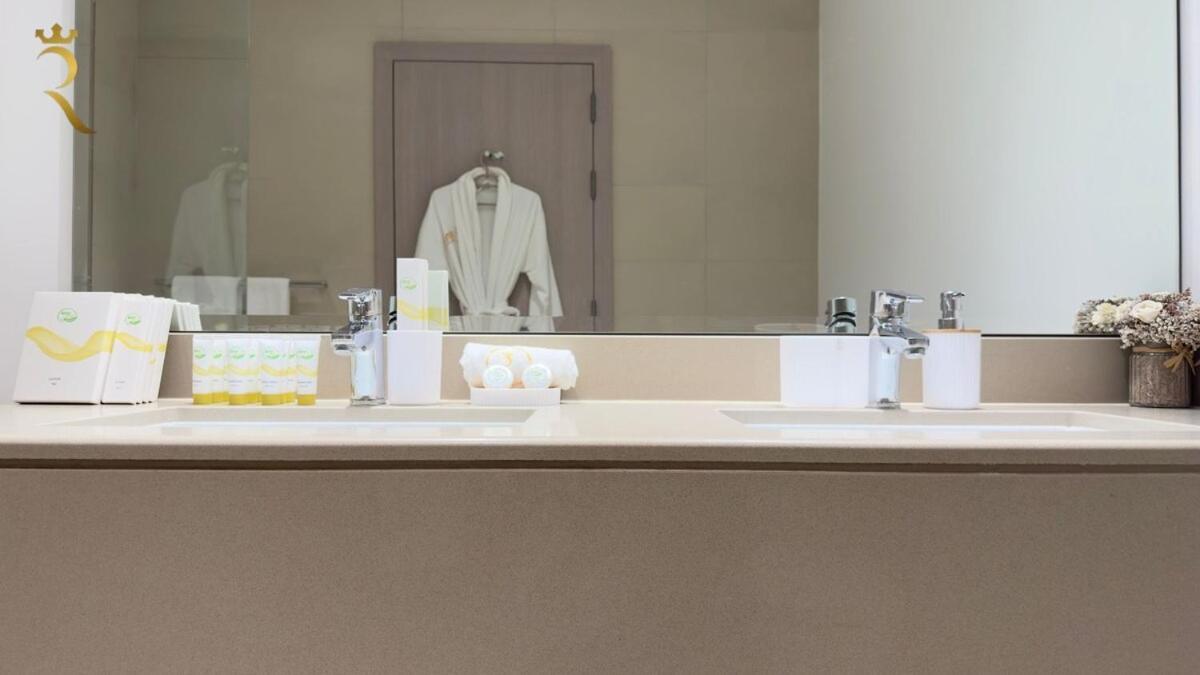 Spacious 2br With Pool And Balcony Yas Island Apartment Abu Dhabi