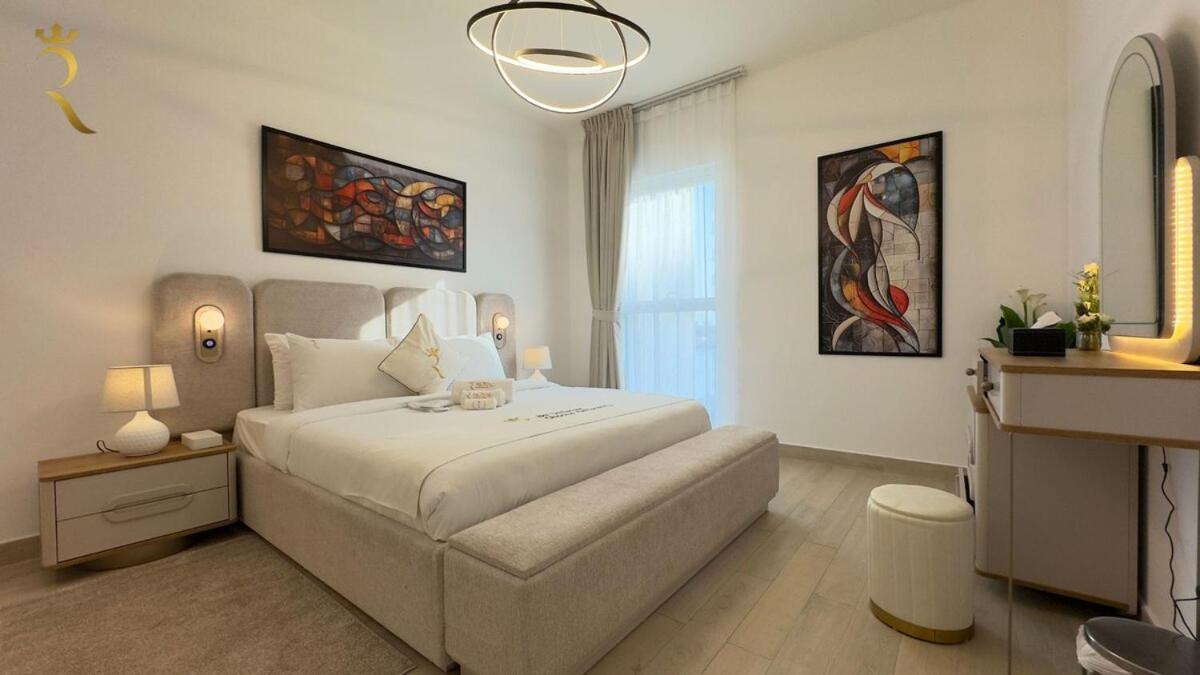 Spacious 2br With Pool And Balcony Yas Island Apartment