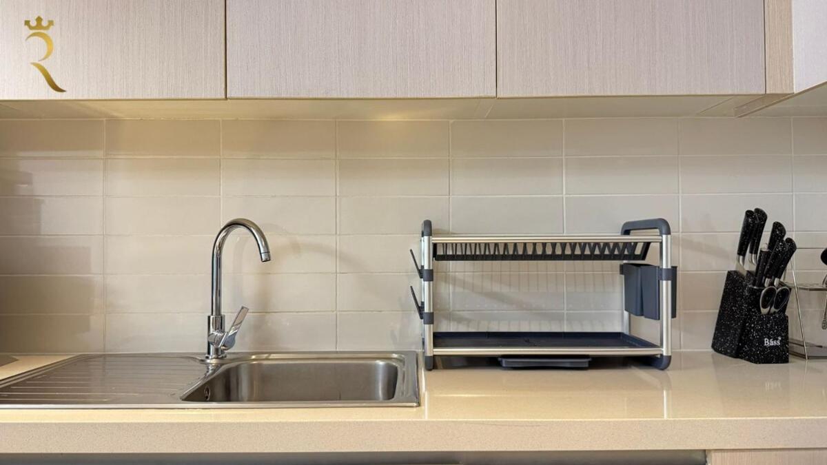 Spacious 2br With Pool And Balcony Yas Island Apartment