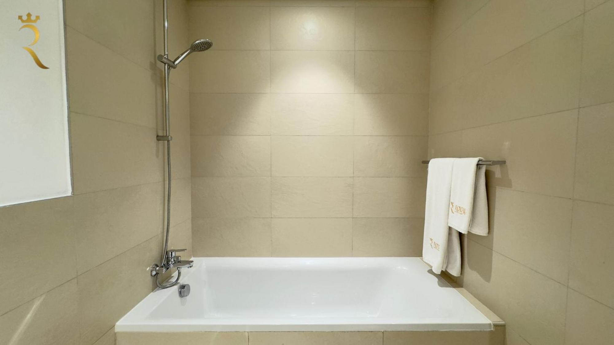 Spacious 2br With Pool And Balcony Yas Island Abu Dhabi