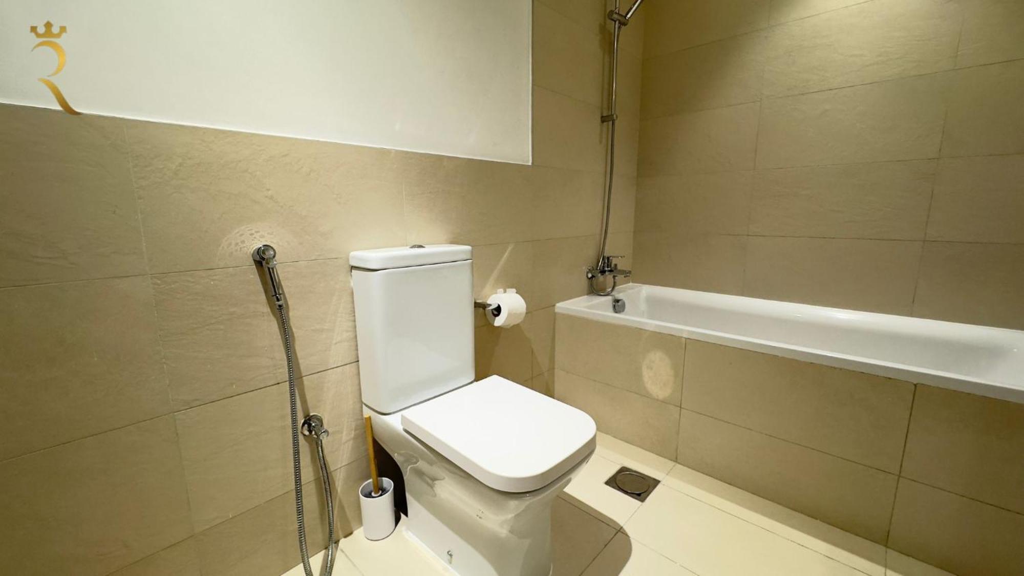 Spacious 2br With Pool And Balcony Yas Island Apartment *