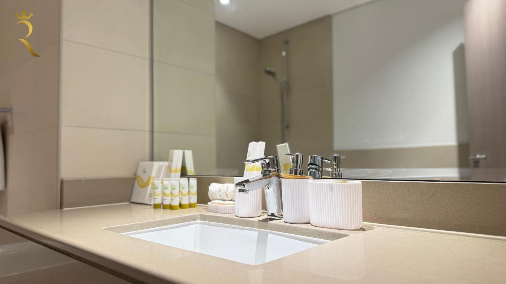 Apartment Spacious 2br With Pool And Balcony Yas Island Abu Dhabi
