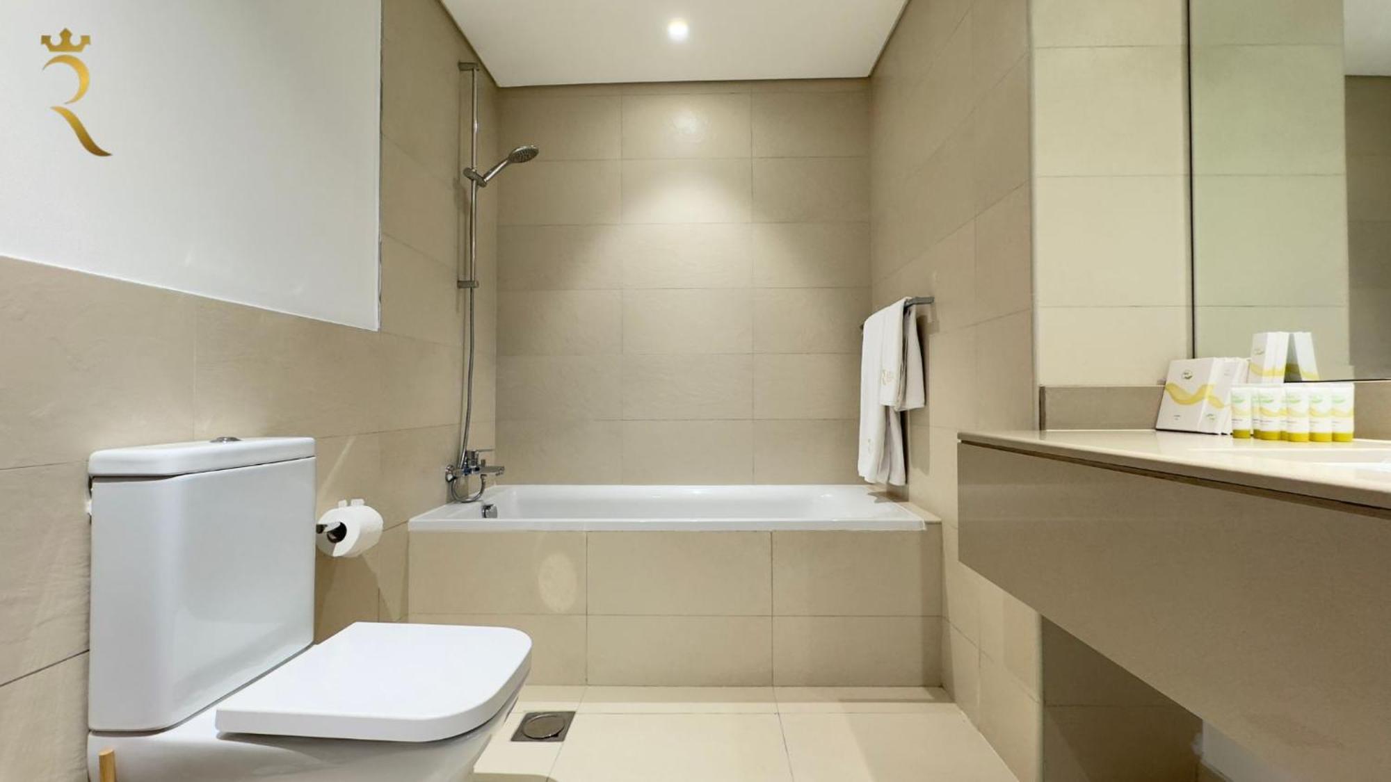 Spacious 2br With Pool And Balcony Yas Island Apartment Abu Dhabi